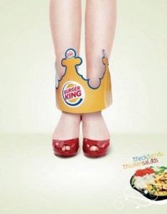 king She has shoes, she can eat here (Photo: myhumors99.com)