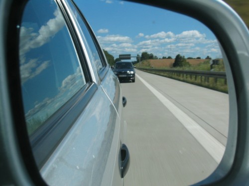 side-mirror Your blind spot can hold great danger (Photo: commons.wikimedia.org)
